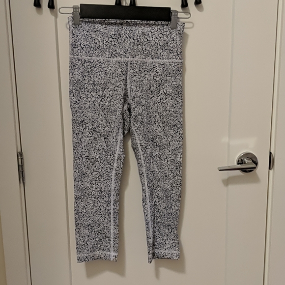 Lululemon Wunder under luxtreme - Picture 3 of 5